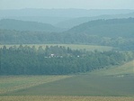 A műintézmény távolról.