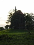 Kápolna ellenfényben