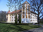 Tavasz a kastélyparkban