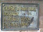 Szobor felirata