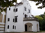 Bejárati homlokzat