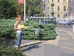 Szép ,csinos ,beszel angolul, de nem tudja hol van a GELLÉRT TÉR.