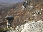 Gombaszerű kő