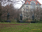 közeli szobrok