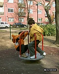 Itt játszótér is van