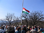 a zászlófelvonásra felértünk