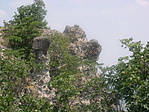 és arra