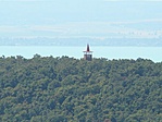 Kilátó a szomszéd hegytetőről