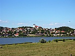 utunk vége felé - Belső tó az apátsággal