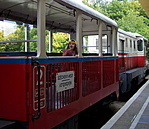 Ezen a vonaton egyedül leszünk ?