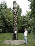 Zoli a kopjafánál