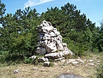 Emlékmű a hegytetőn