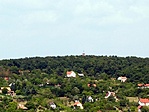 távolban a Felsőhegyi "kilátó"