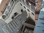 Vár 2