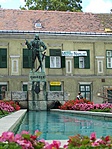 Varkocs szobra