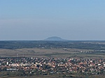 távolban a Somló-hegy