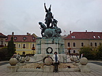 A Dobó szobor