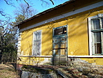 A Nap játszik a falakon