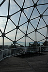 gömbezárva