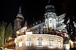 Palotaszálló a tó másik végében