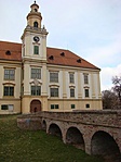 Előlről