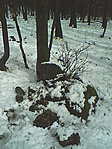 az "emlékmű"