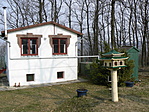 mégegy