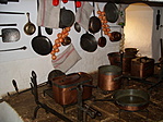 A konyhában sok réz edényt használtak