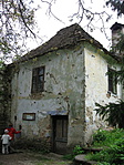 A var orenek lakasa volt, epult 1850-ben