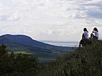 Van aki a Balatonba lógatja a lábát.