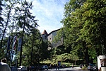 A vár a parkolóból