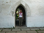 Kriszta a templomnál