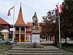Árpi a szobornál