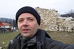 Mögöttem a kutyavár