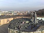 a bejárat felett