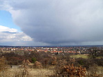 Újra szakad