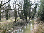 A kastély parkjában