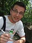 Zotty, jegyzetelni és beszélni is tud egyszerre :D
