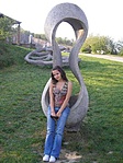 szobornál2