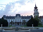 A kastély egyik homlokzata