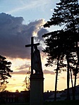 Kereszt, szobor, naplemente