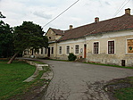A szomszéd épület