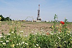 A kútnál.