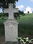 A kápolna a temető felől