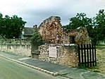 A kövesdi templomrom.