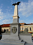 Emlékmű a főtéren