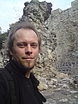 Vár mögött