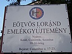 Tábla a sarkon