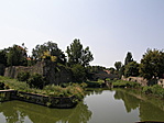 a várhoz közeledve