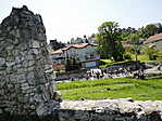 háttérben a felvonulás